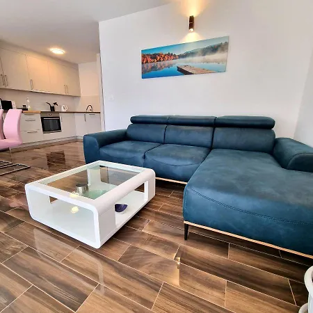 Happiness Apartman