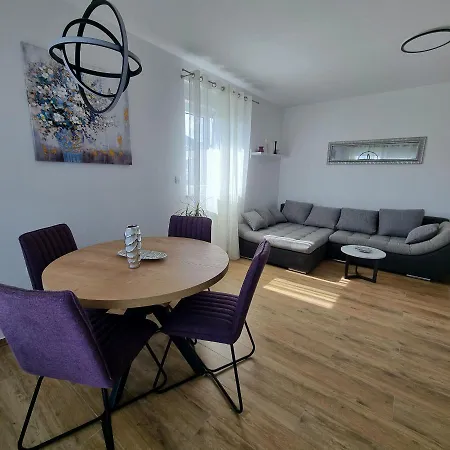 Happiness Apartment *