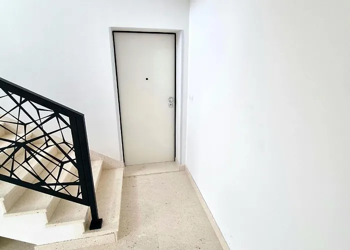 Happiness Apartment