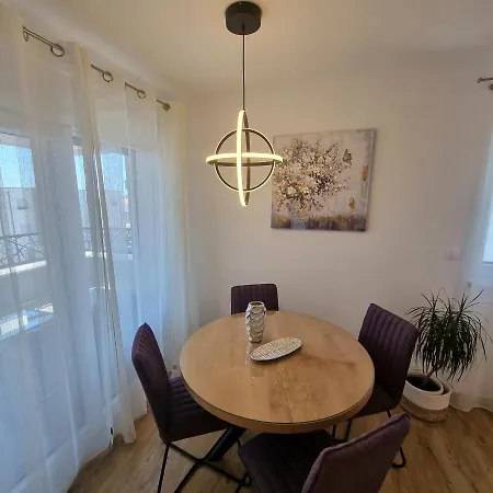 Apartament Happiness