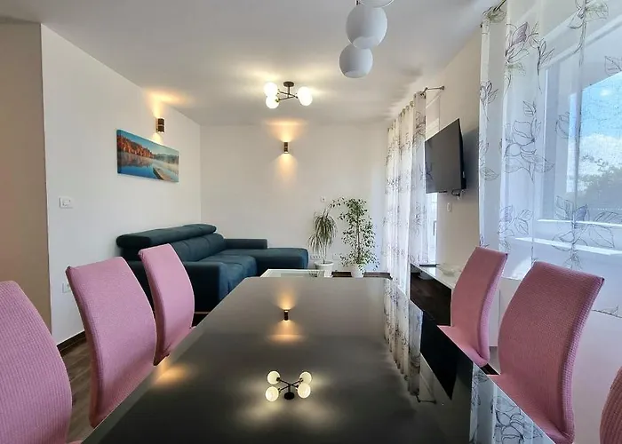 Happiness Lägenhet *