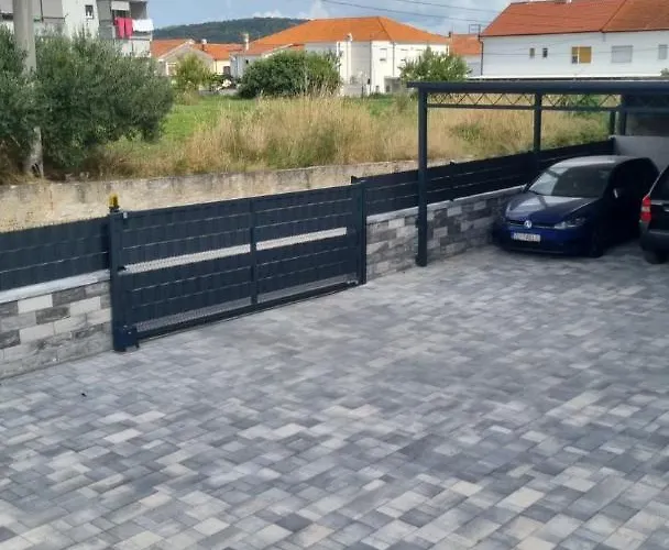 Happiness Lägenhet *